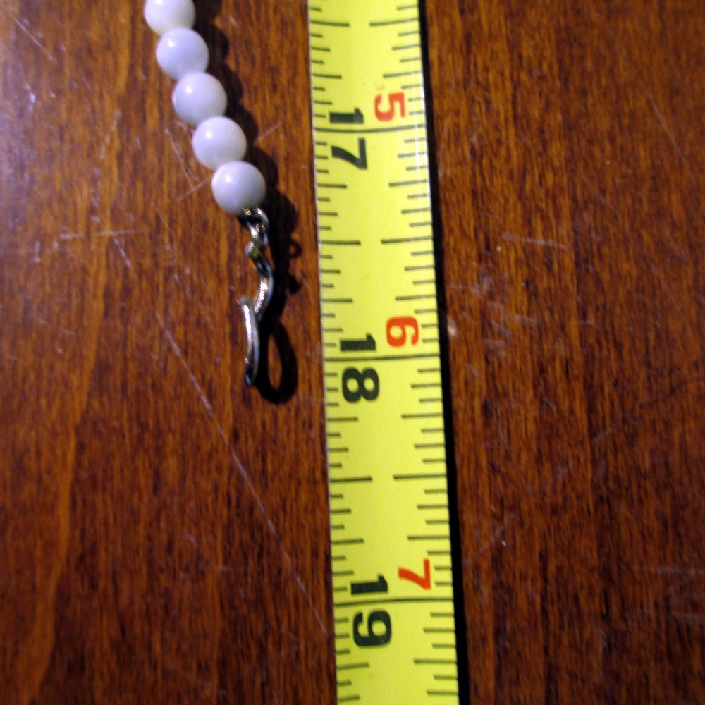 Vintage Mother Of Pearl Beaded Necklace 18 Inches - Picture 5 of 5